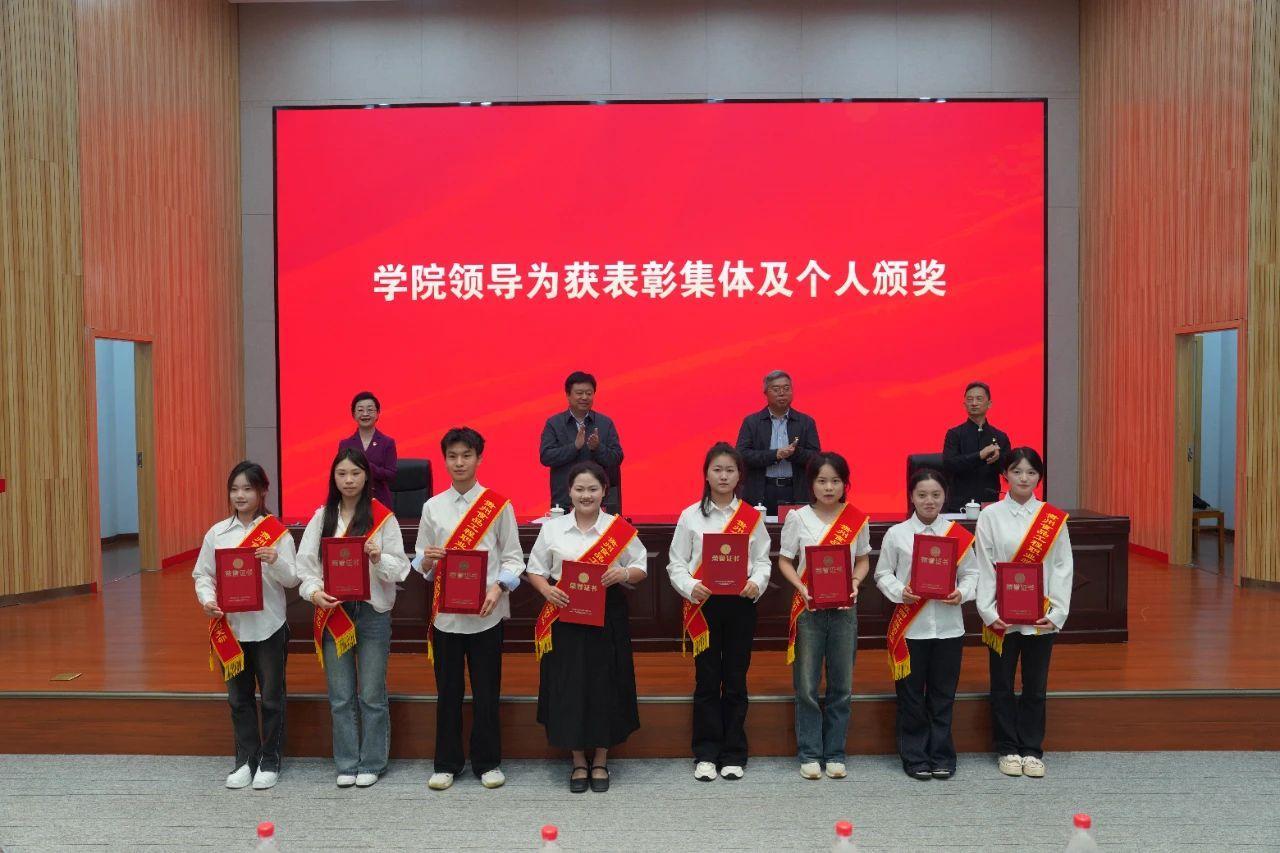 5d53fa3a-fcff-4b36-b3d5-cf74dde16043.jpg