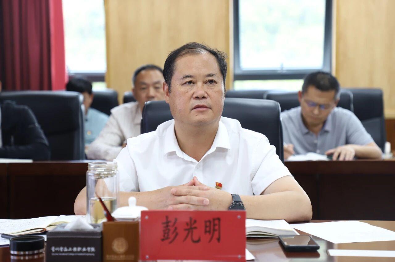 8ebdcb39-2d82-45c4-b028-eba84dad17cc.jpg